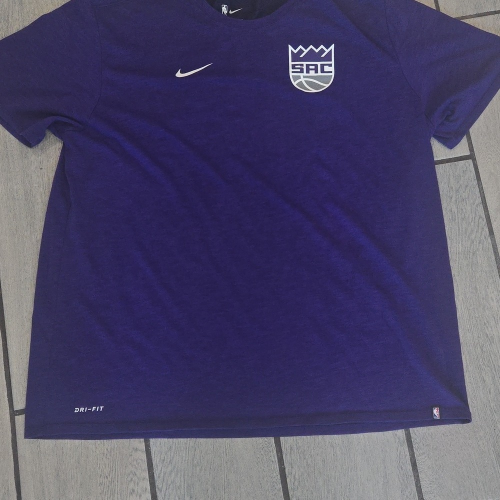 Nike Dri-FIT Sacramento Kings NBA Purple Athletic‎ Tee XXL